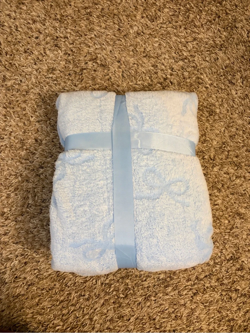 Light Blue Plush Throw Blanket with Bow Pattern
